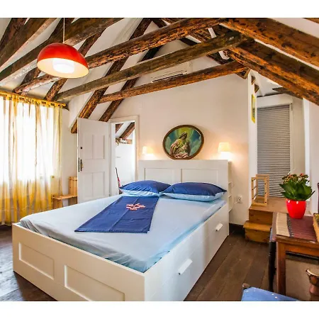 Tiramola Apartman *