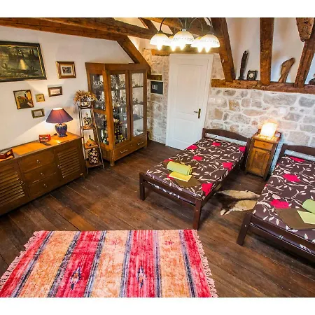 Tiramola Lägenhet *