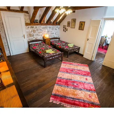 Διαμέρισμα Tiramola