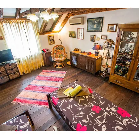 Apartment Tiramola *