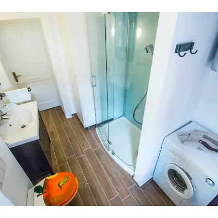 Tiramola Apartment *